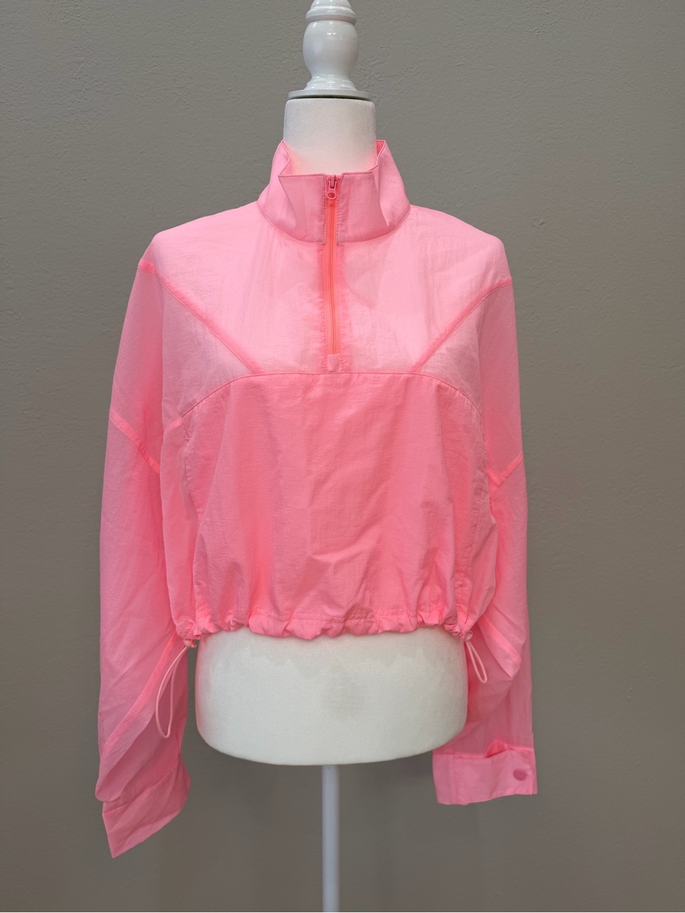 ALO Yoga Cropped 1/4 Zip Aerial Pullover Neon Bubblegum Pink M Sold Out NWOT